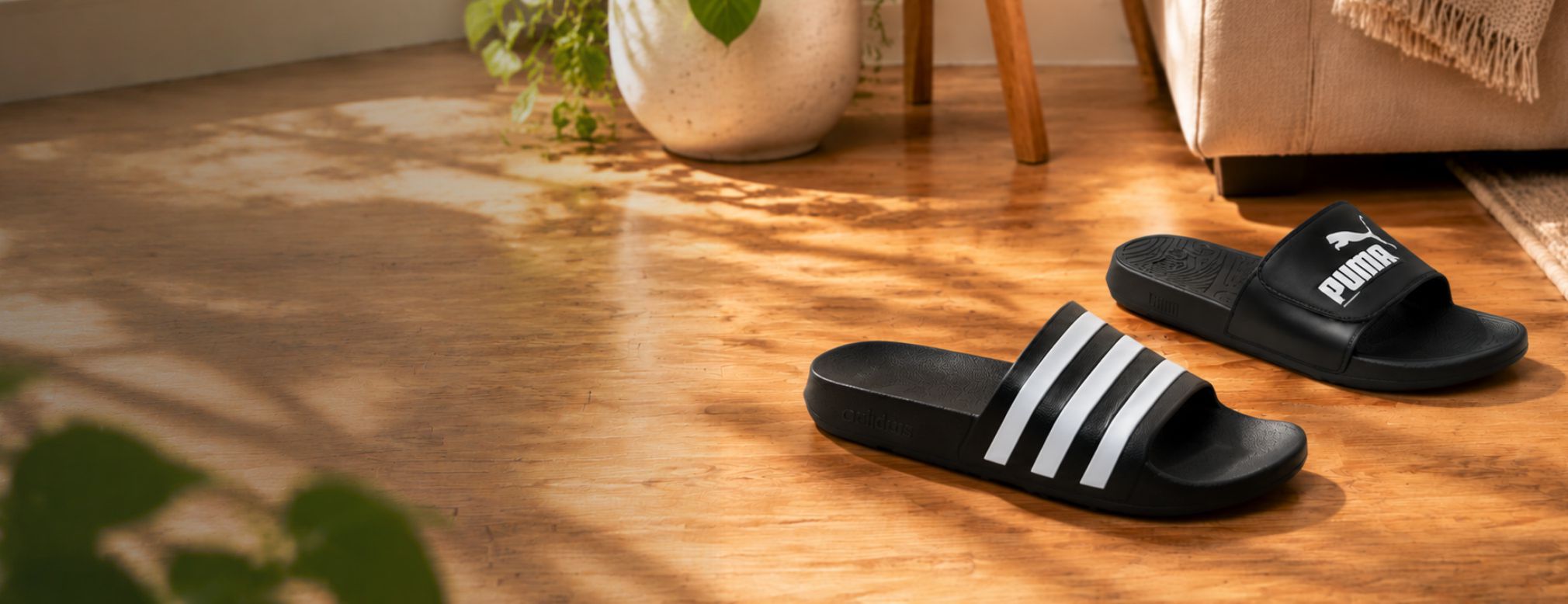 Sandalias deportivas originales Adidas y Puma disponibles en Import Tennis